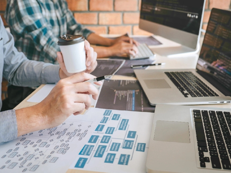 انتخاب طراح یا شرکت؟