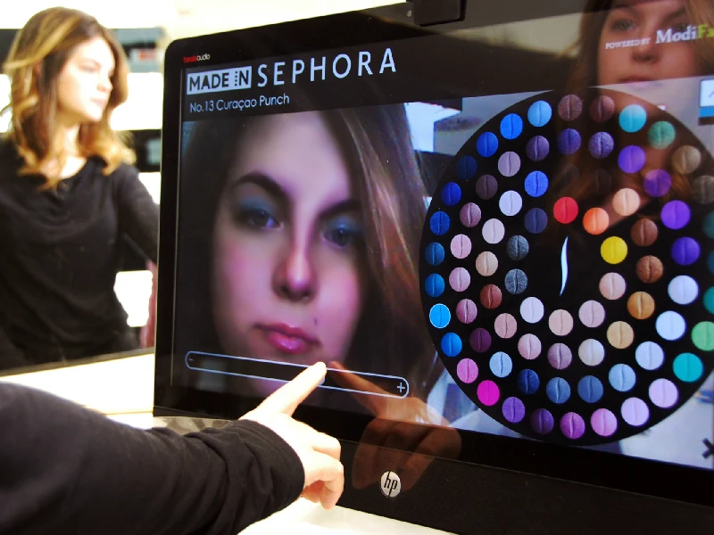 استفاده از واقعیت افزوده در سالنهای زیبایی و آرایشگاهها کاربرد AR در سالنهای زیبایی